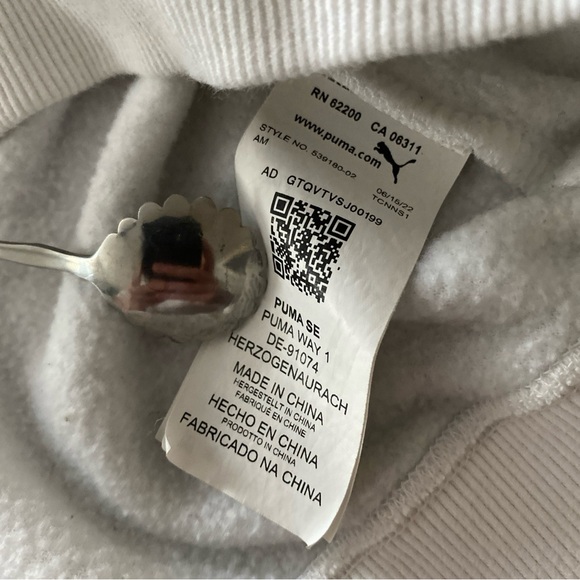 PUMA Women's Team Fancy Fleece V-Neck Crew / White & Black / Size Medium - Picture 8 of 9